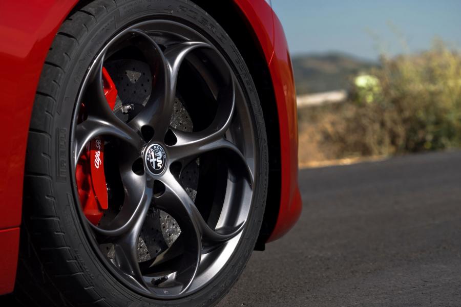 Детали экстерьера Alfa Romeo Giulia Quadrifoglio (952) 2016 года  (NA) (фото 28 из 86)